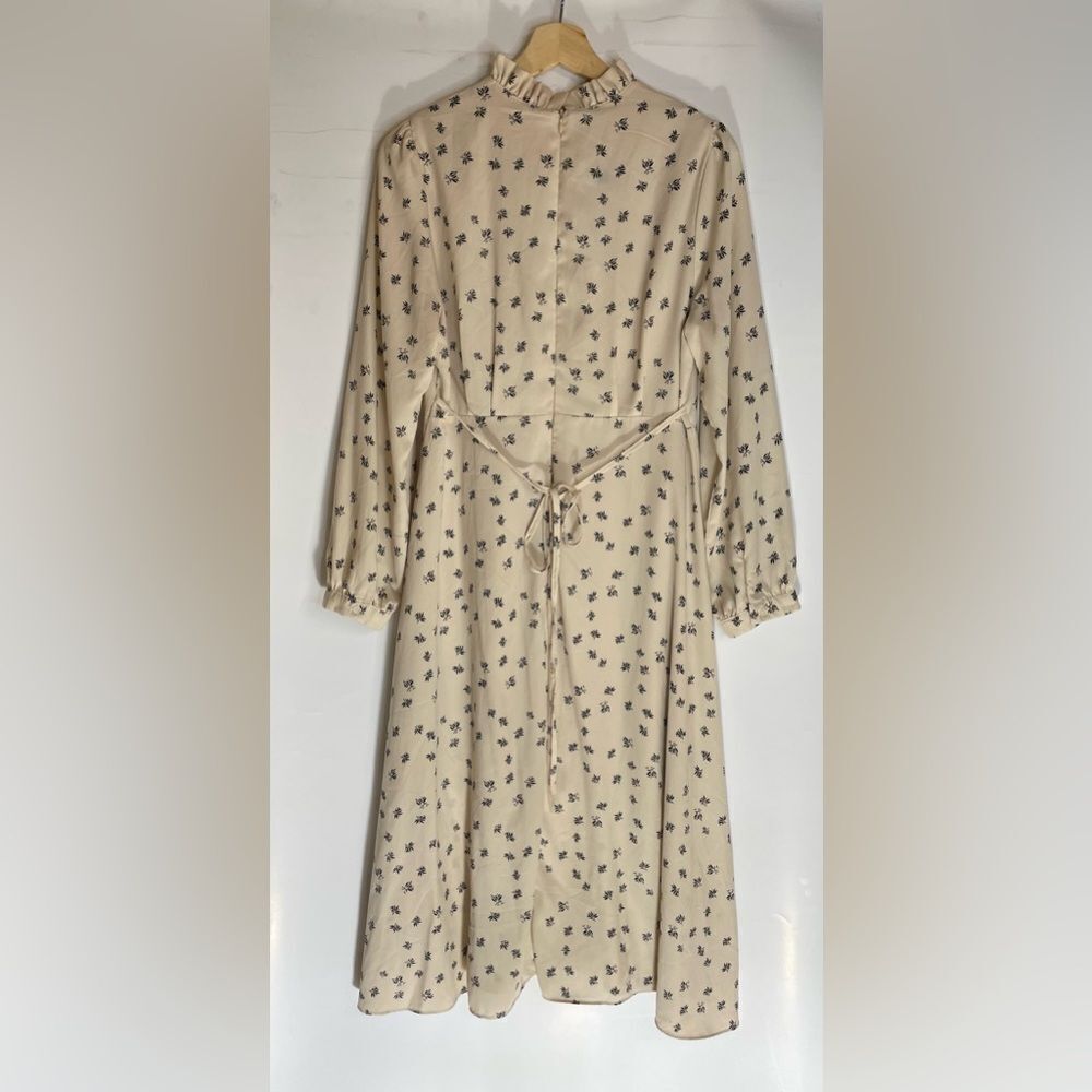 Olive Cream Ruffle Long Sleeve Dress Medium - Picture 2 of 6